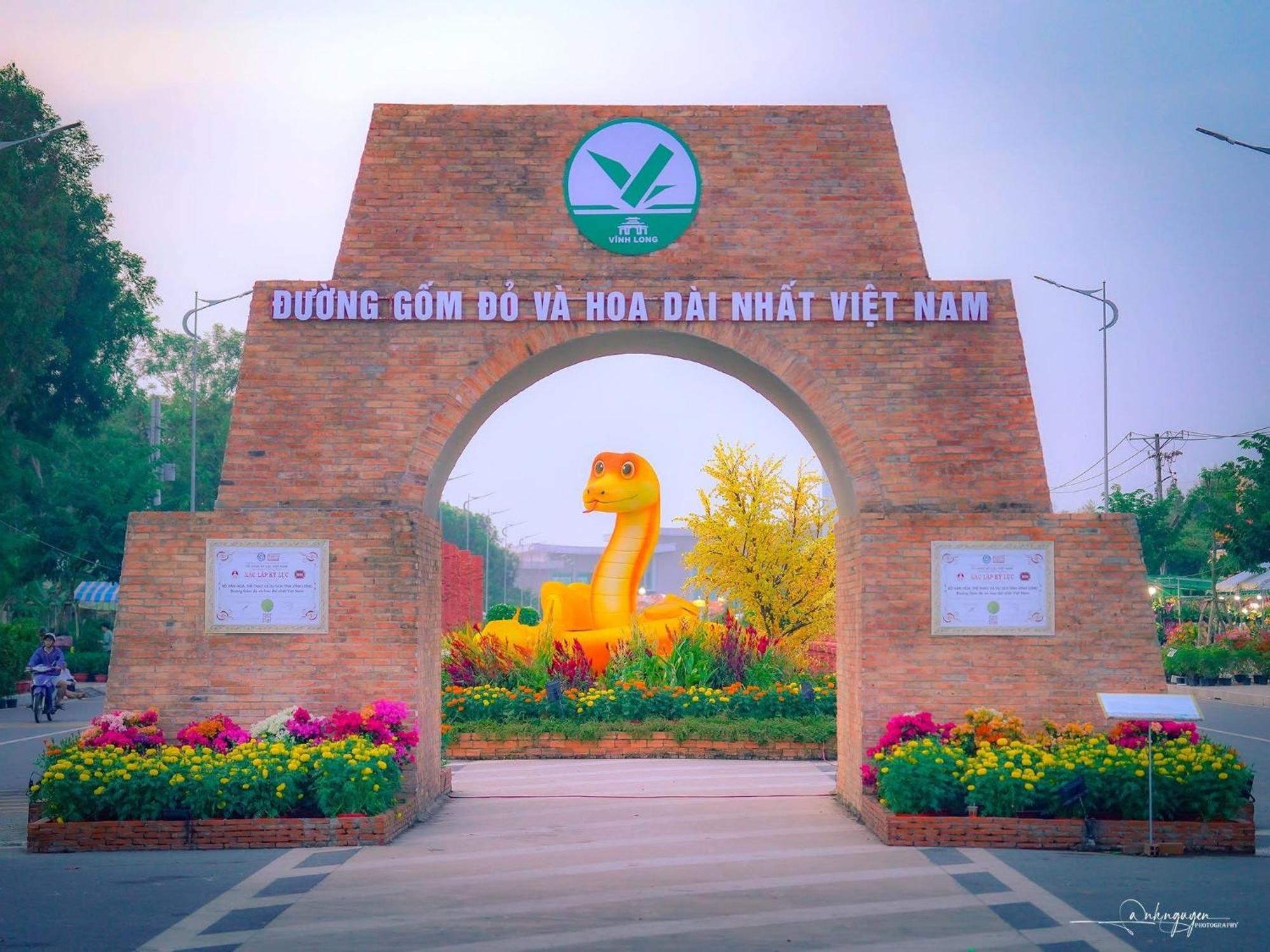 Khach San Ngu Long Hai Vĩnh Long Esterno foto